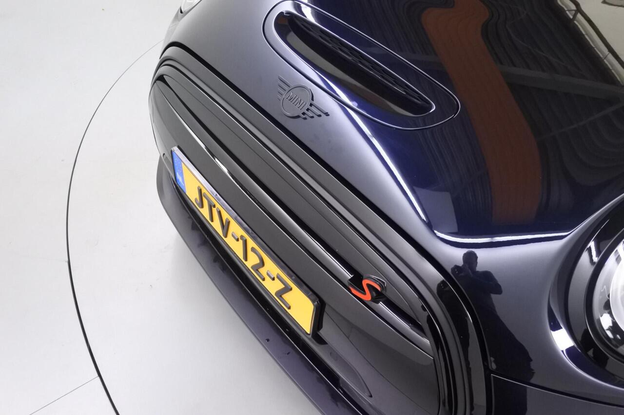 Mini Electric Mini Classic Blackline Premium+ 17" Pano/HarmanKardon/Crosspunch/Keyless