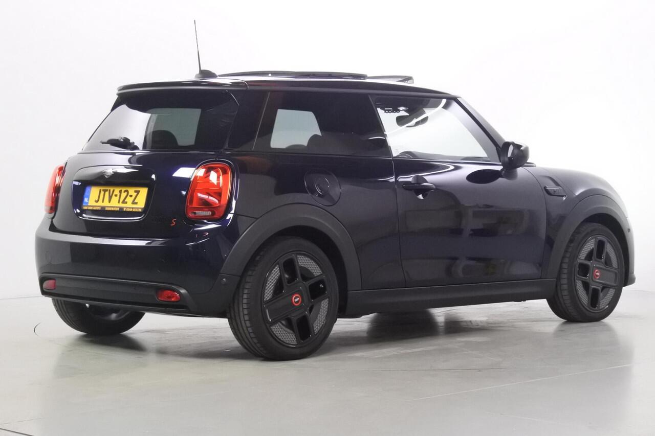 Mini Electric Mini Classic Blackline Premium+ 17" Pano/HarmanKardon/Crosspunch/Keyless