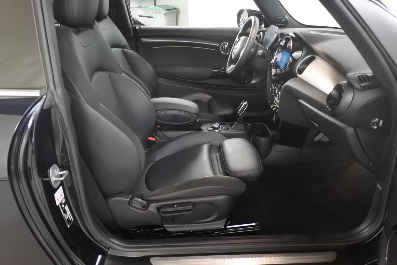 Mini Electric Mini Classic Blackline Premium+ 17" Pano/HarmanKardon/Crosspunch/Keyless