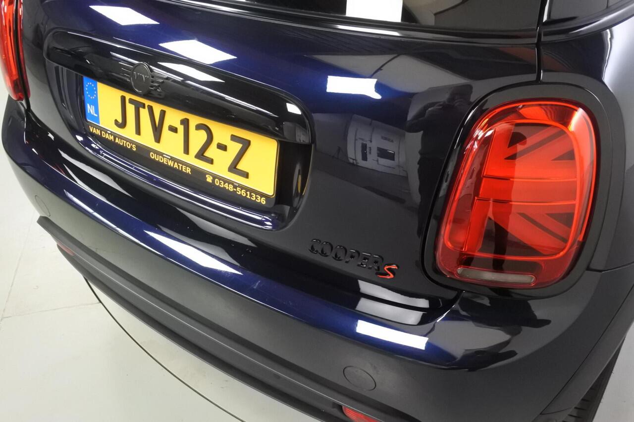 Mini Electric Mini Classic Blackline Premium+ 17" Pano/HarmanKardon/Crosspunch/Keyless