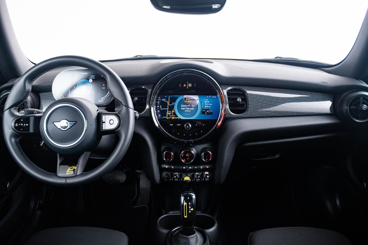 Mini Electric 33 kWh Cruise Control - Driving assistant - Comfort Access - Elektrisch inklapbare buitenspiegels - Elektrisch verwarmbare voorstoelen - Binnenlichtpakket - Warmtepomp - Regensensor