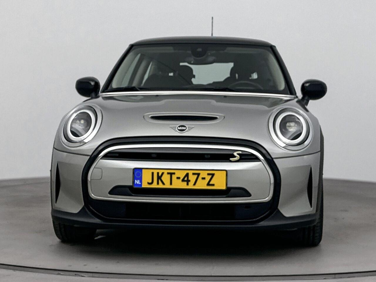 Mini Electric Mini Classic 33 kWh 184PK | Navigatie | Stoelverwarming | Parkeersensoren | Climate Control | Apple CarPlay & Android Auto