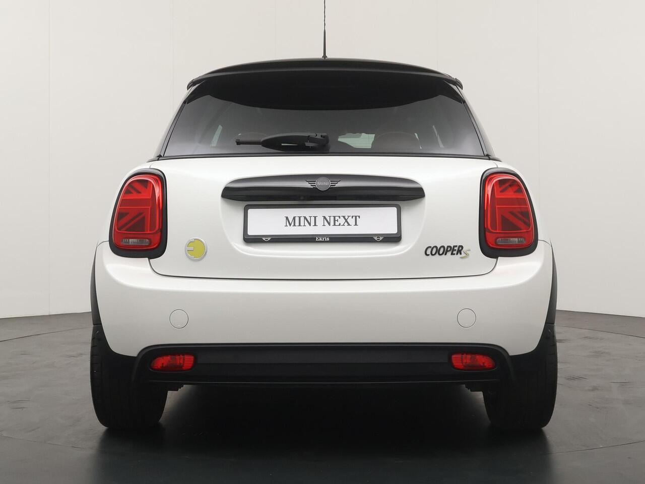 Mini Electric 3-deurs | Camden Edition | Achteruitrijcamera | Stoelverwarming | Panoramadak | Keyless Entry |