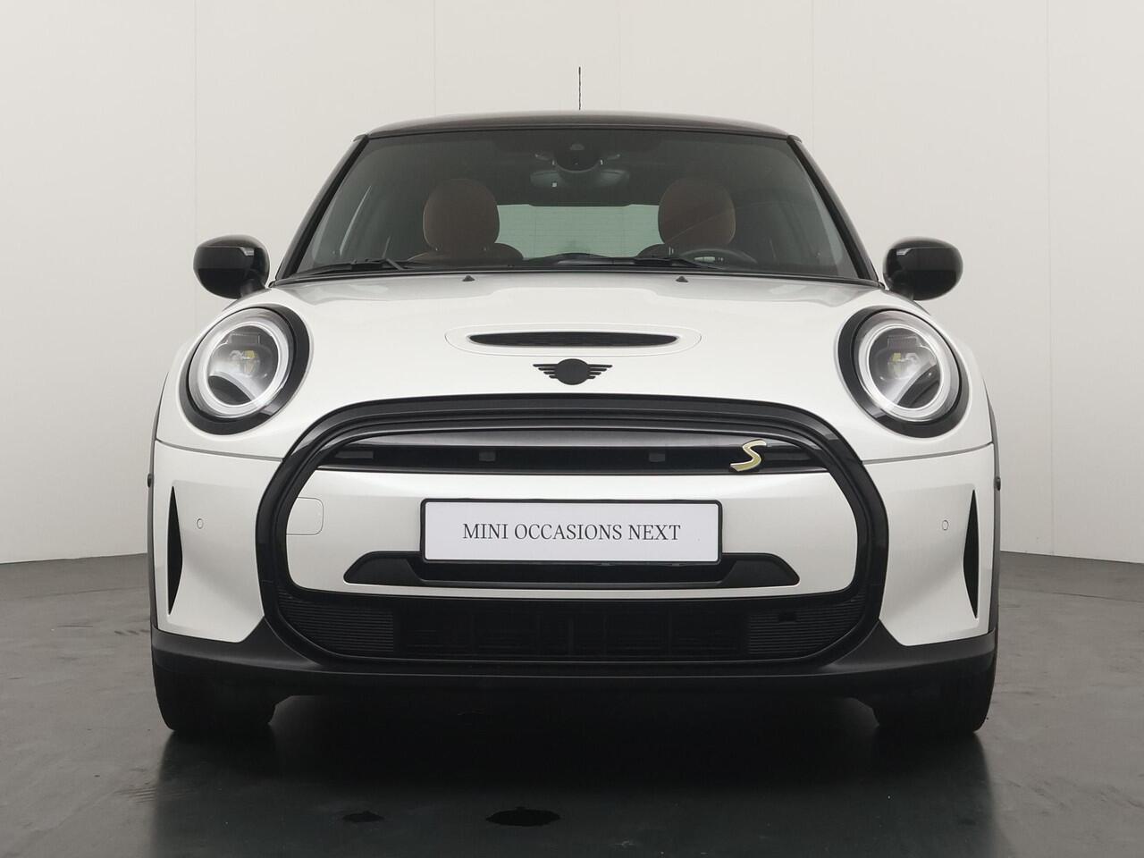 Mini Electric 3-deurs | Camden Edition | Achteruitrijcamera | Stoelverwarming | Panoramadak | Keyless Entry |