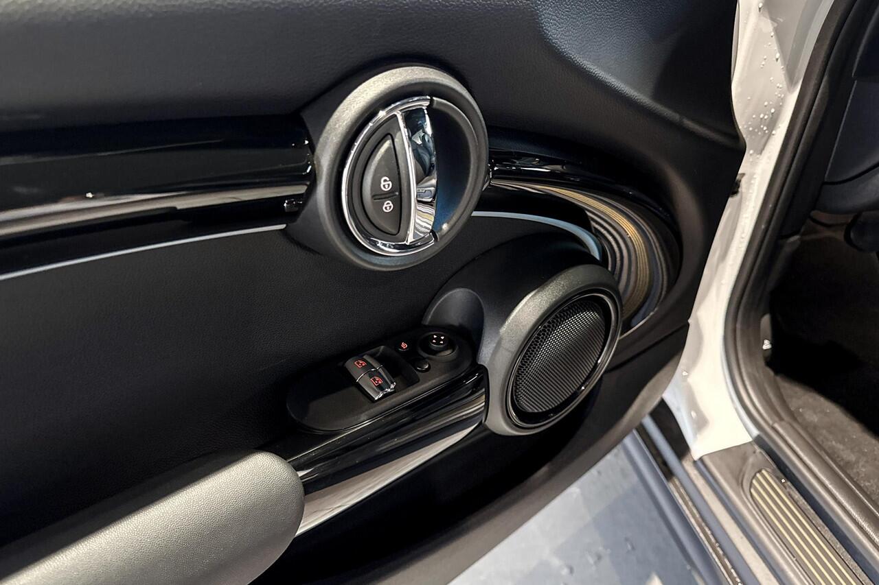 Mini Electric Essential 33Kwh | Resolute Edition | Stoelverwarming | Driving Assistant |