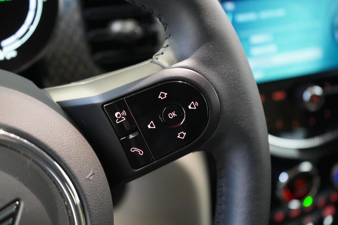 Mini Electric Mini Classic 33 kWh | Zwart optiek | Navigatie | Stoelverwarming | Privacy Glass