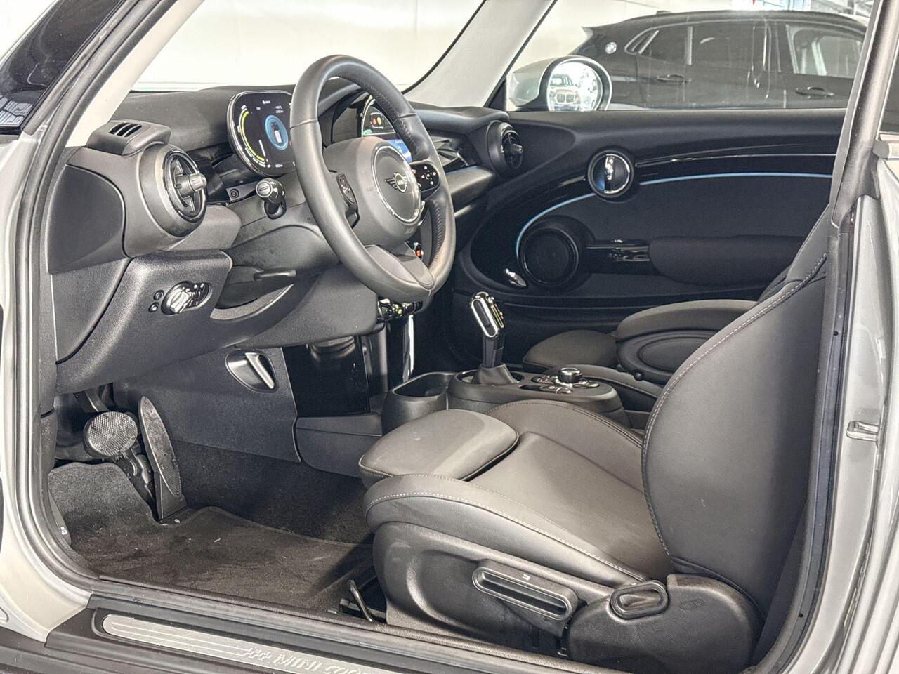 Mini Electric Essential 33 kWh