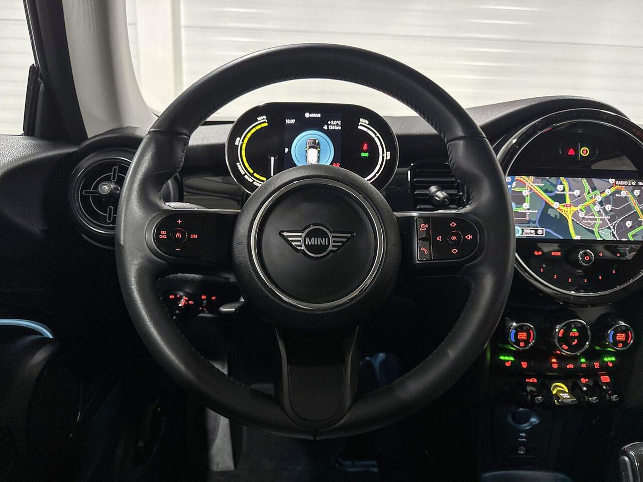 Mini Electric 3-Deurs Camden Edition | Cruise control | Stoelverwarming | Comfort access