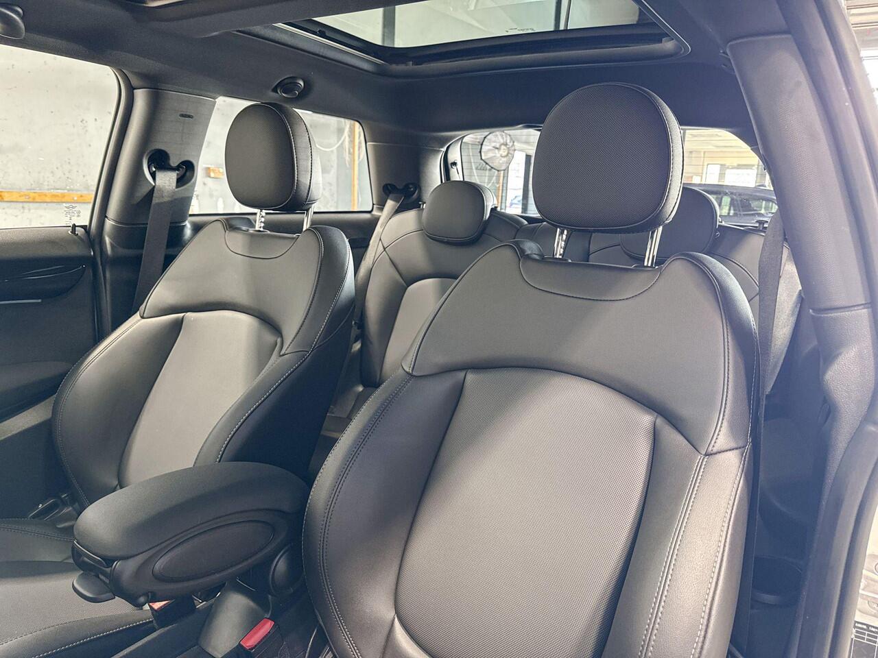 Mini Electric Camden Plus Edition 33 kWh | Schuifdak | Stoelverwarming | Achteruit rij camera