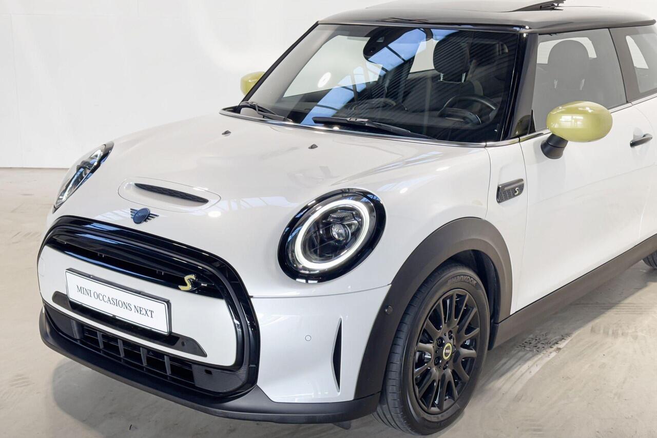 Mini Electric Camden Plus Edition 33 kWh | Schuifdak | Stoelverwarming | Achteruit rij camera