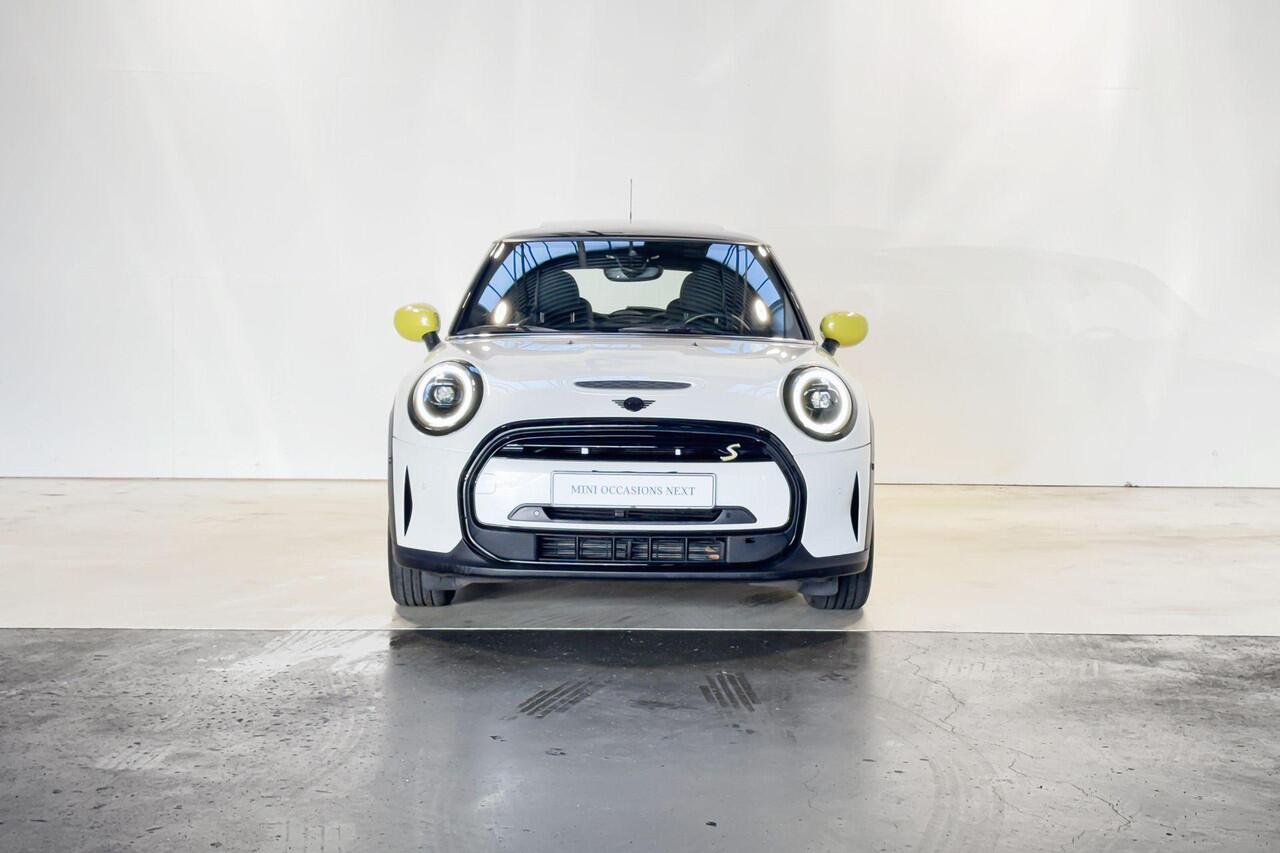 Mini Electric Camden Plus Edition 33 kWh | Schuifdak | Stoelverwarming | Achteruit rij camera