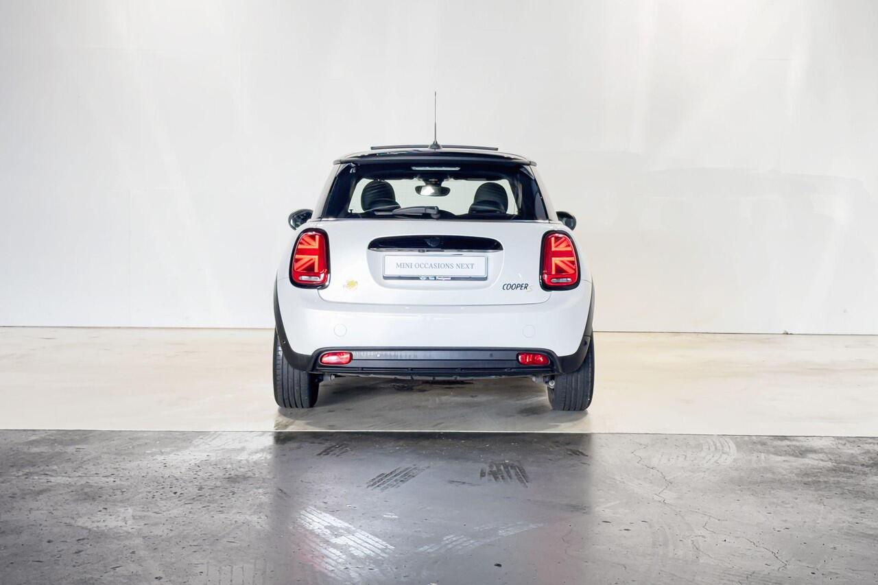 Mini Electric Camden Plus Edition 33 kWh | Schuifdak | Stoelverwarming | Achteruit rij camera