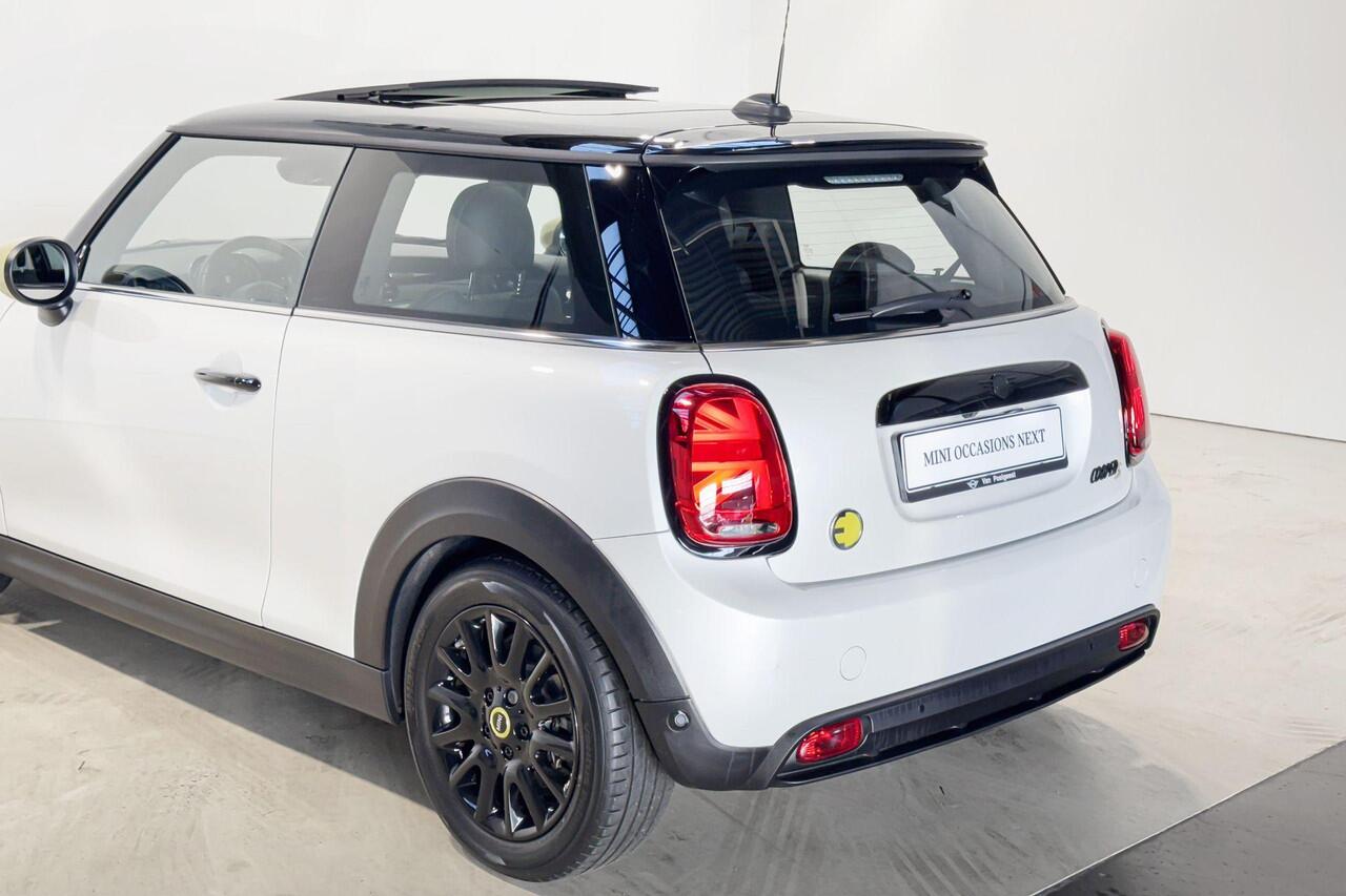 Mini Electric Camden Plus Edition 33 kWh | Schuifdak | Stoelverwarming | Achteruit rij camera