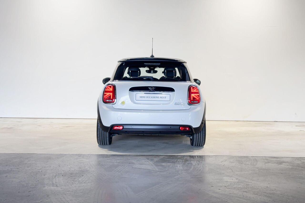 Mini Electric Essential 33 kWh