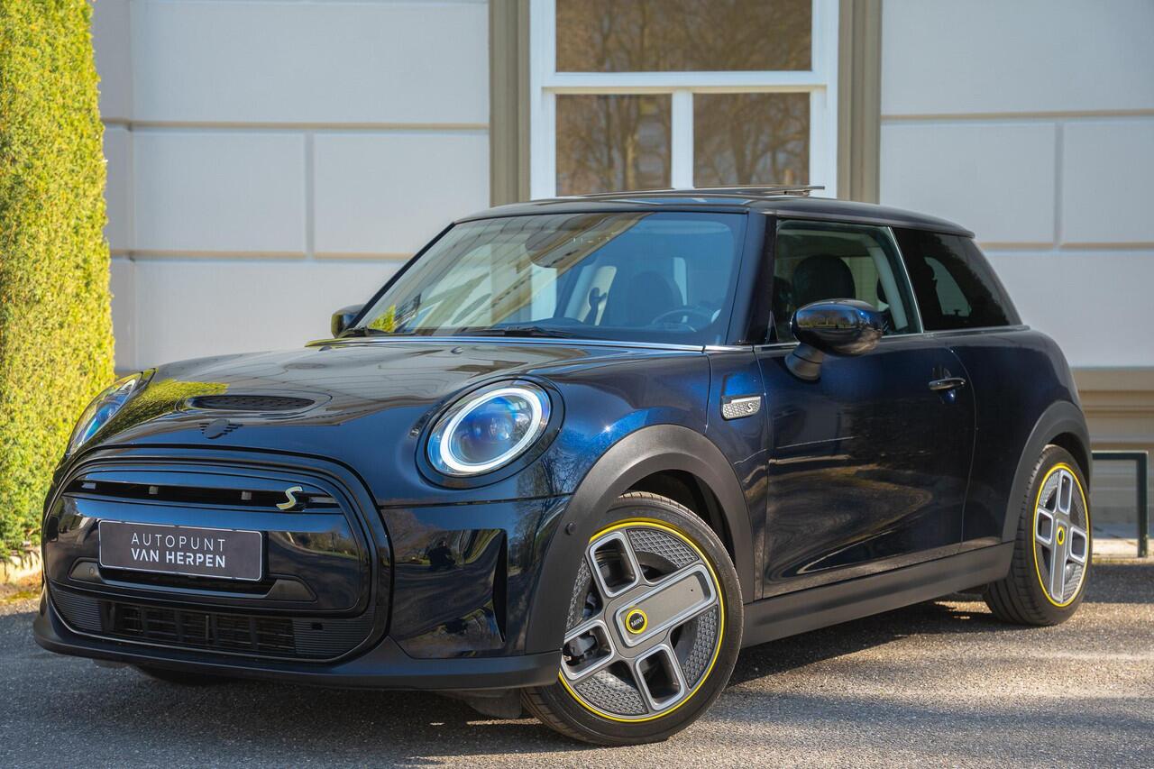 Mini Electric Mini Classic 33 kWh PANO | H&K | HUD | LEDER | CAMERA | STUURVERW | FULL OPTION