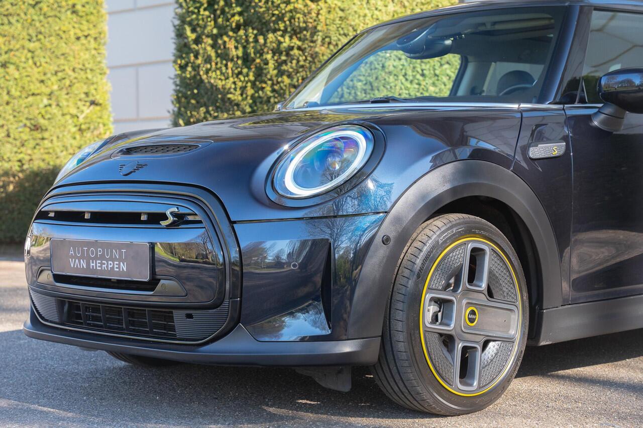 Mini Electric Mini Classic 33 kWh PANO | H&K | HUD | LEDER | CAMERA | STUURVERW | FULL OPTION