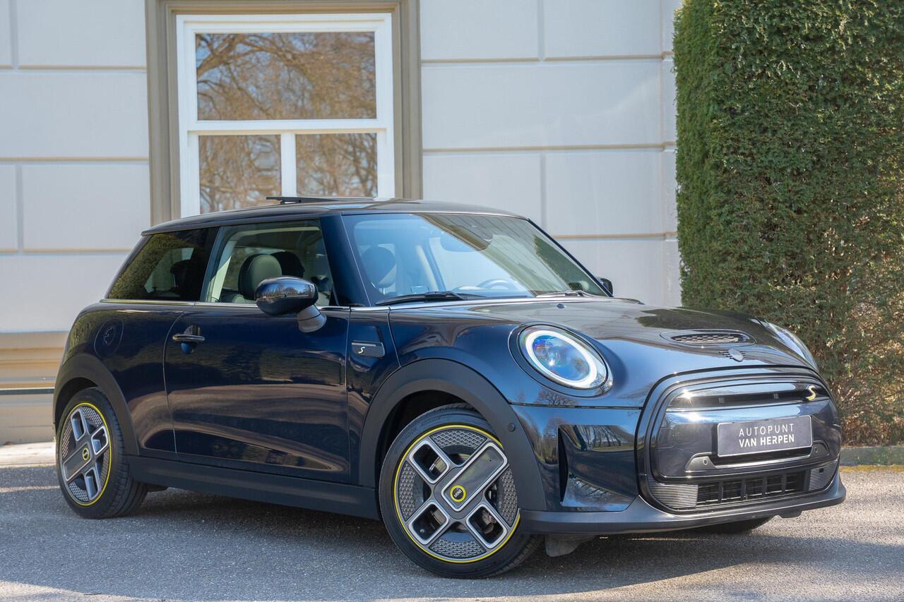 Mini Electric Mini Classic 33 kWh PANO | H&K | HUD | LEDER | CAMERA | STUURVERW | FULL OPTION
