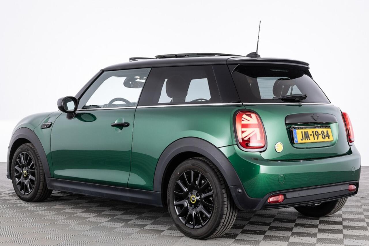 Mini Electric Mini Yours 33 kWh *SOH 97%* PANORAMADAK | LEDER | harman/kardon *BEVRIJDINGSDAG 05 mei OPEN!*