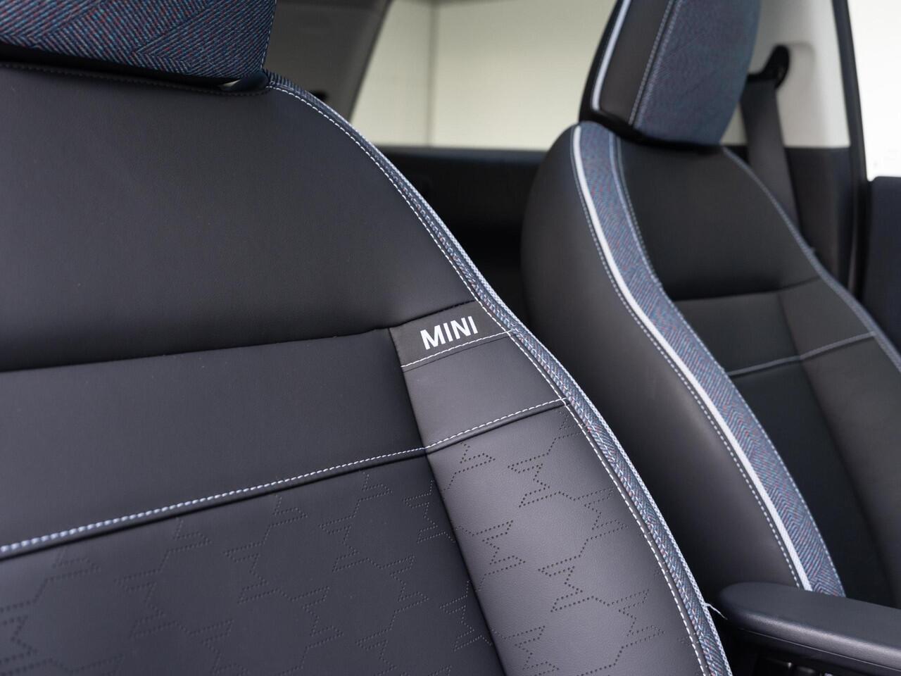 Mini Electric 3-Deurs Cooper SE Classic + M-Pakket + Glazen panoramadak + Stoelverwarming + Head-Up Display + LED-koplampen met uitgebreide functies