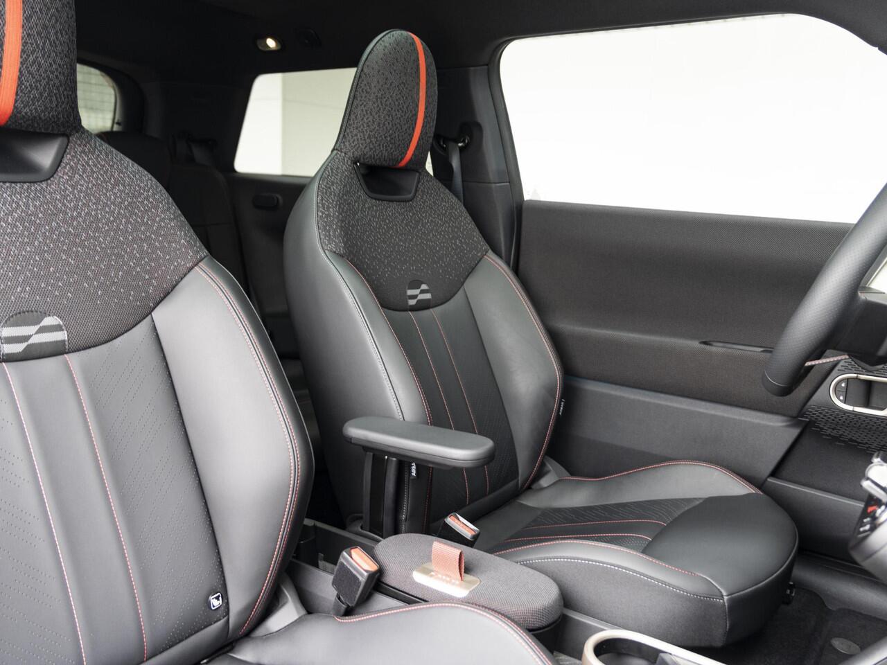 Mini Electric 3-deurs Cooper SE JCW + XL pakket +360 camera + stoel en stuurverwarming