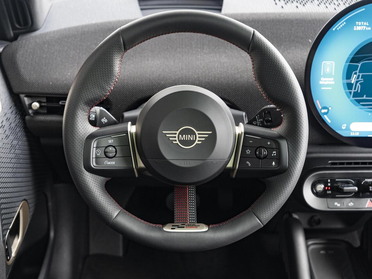 Mini Electric 3-deurs Cooper SE JCW + XL pakket +360 camera + stoel en stuurverwarming