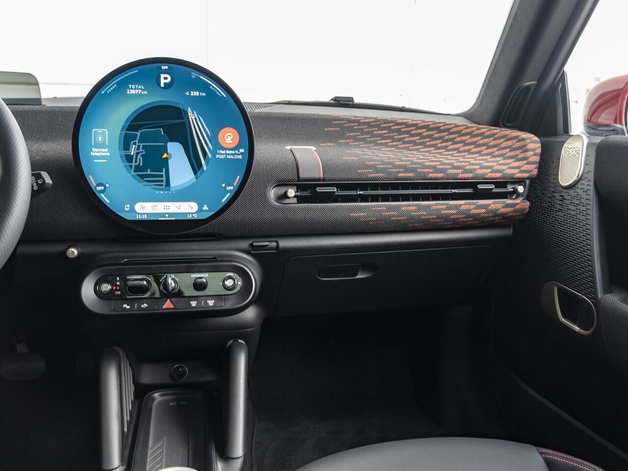 Mini Electric 3-deurs Cooper SE JCW + XL pakket +360 camera + stoel en stuurverwarming