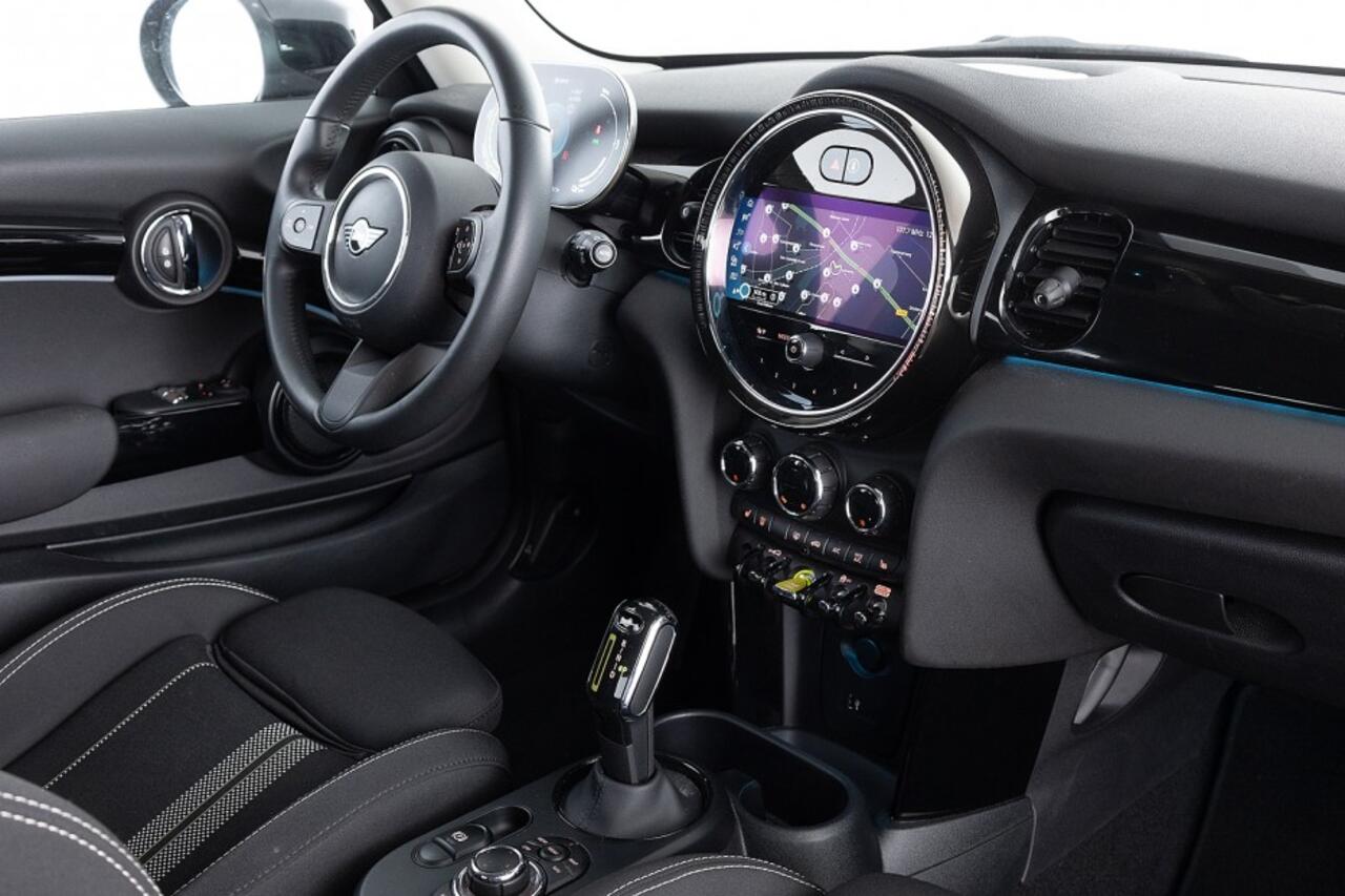 Mini Electric Mini Cooper SE 33 kWh | Sportstoelen | Full LED | NAVI | ECC .
