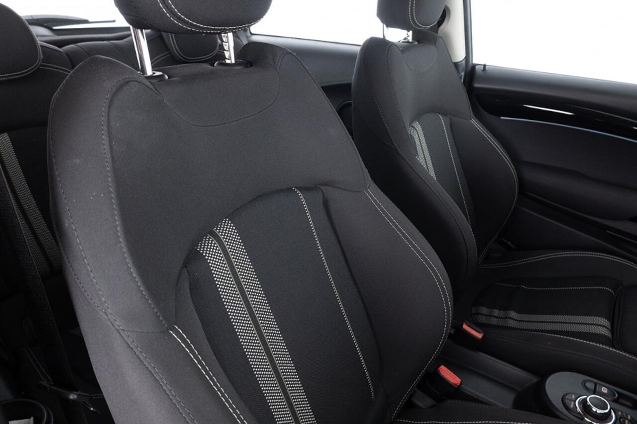 Mini Electric Mini Cooper SE 33 kWh | Sportstoelen | Full LED | NAVI | ECC .