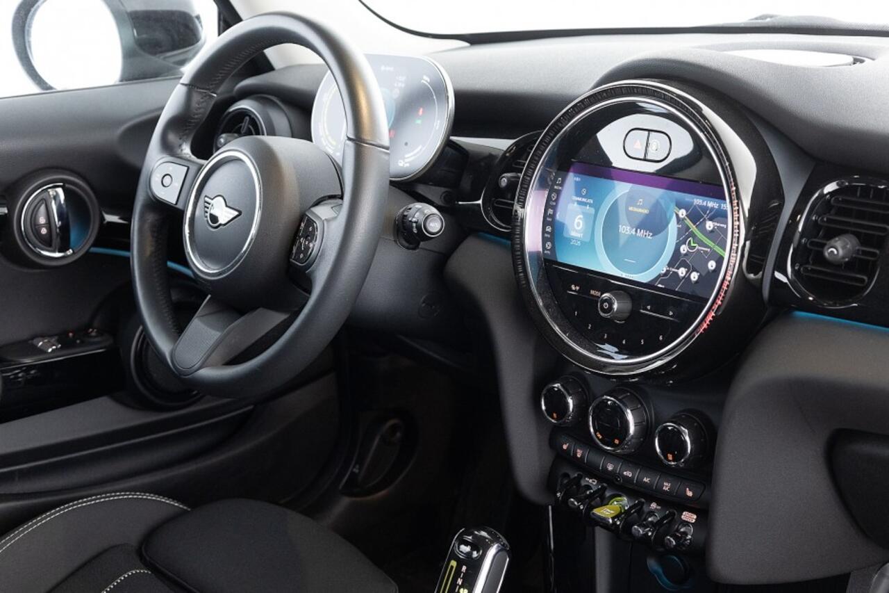 Mini Electric Mini Cooper SE 33 kWh | Sportstoelen | Full LED | NAVI | ECC .