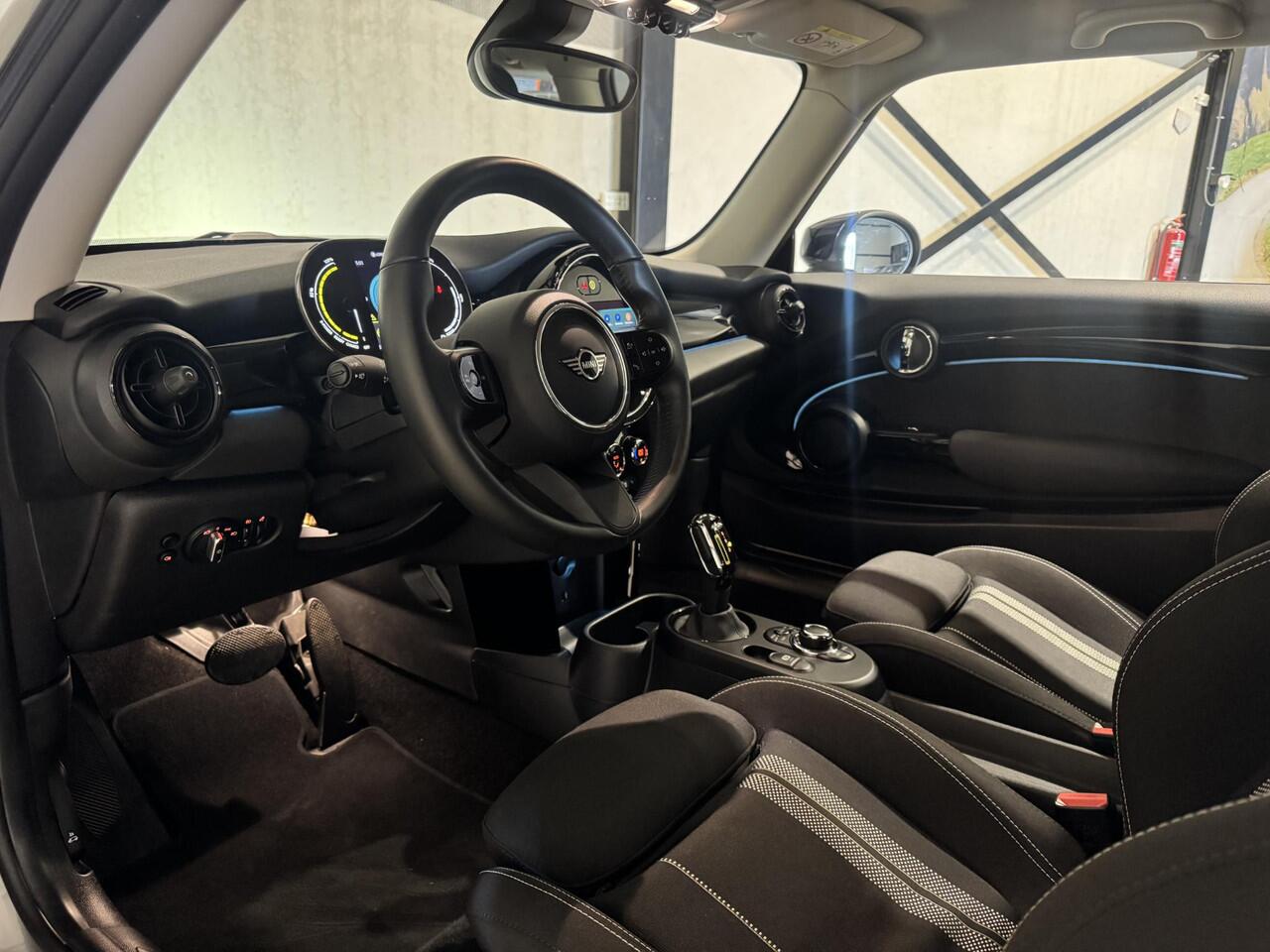 Mini Electric Mini Cooper SE 33 kWh | navi-carplay | led | sportzetels | SOH 99% |