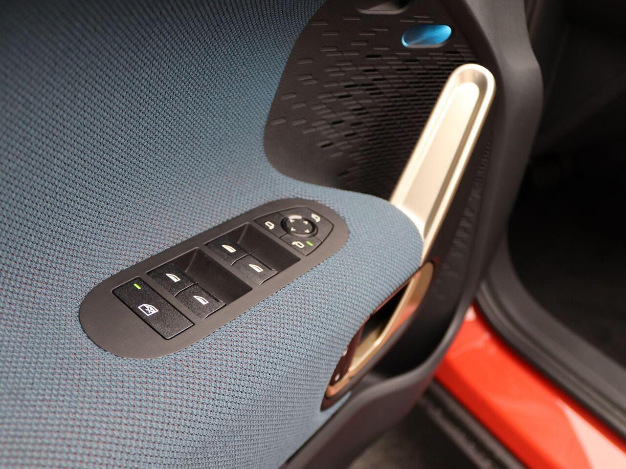 Mini Electric Mini Aceman SE Favoured XL 54.2 kWh Demo voertuig korting per gereden kilometer. Neem contact op voor de actuele prijs