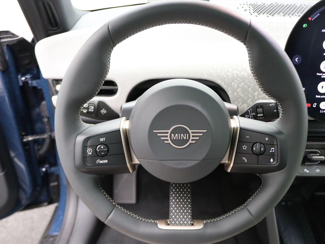 Mini Electric Mini Cooper SE Favoured M 54.2 kWh