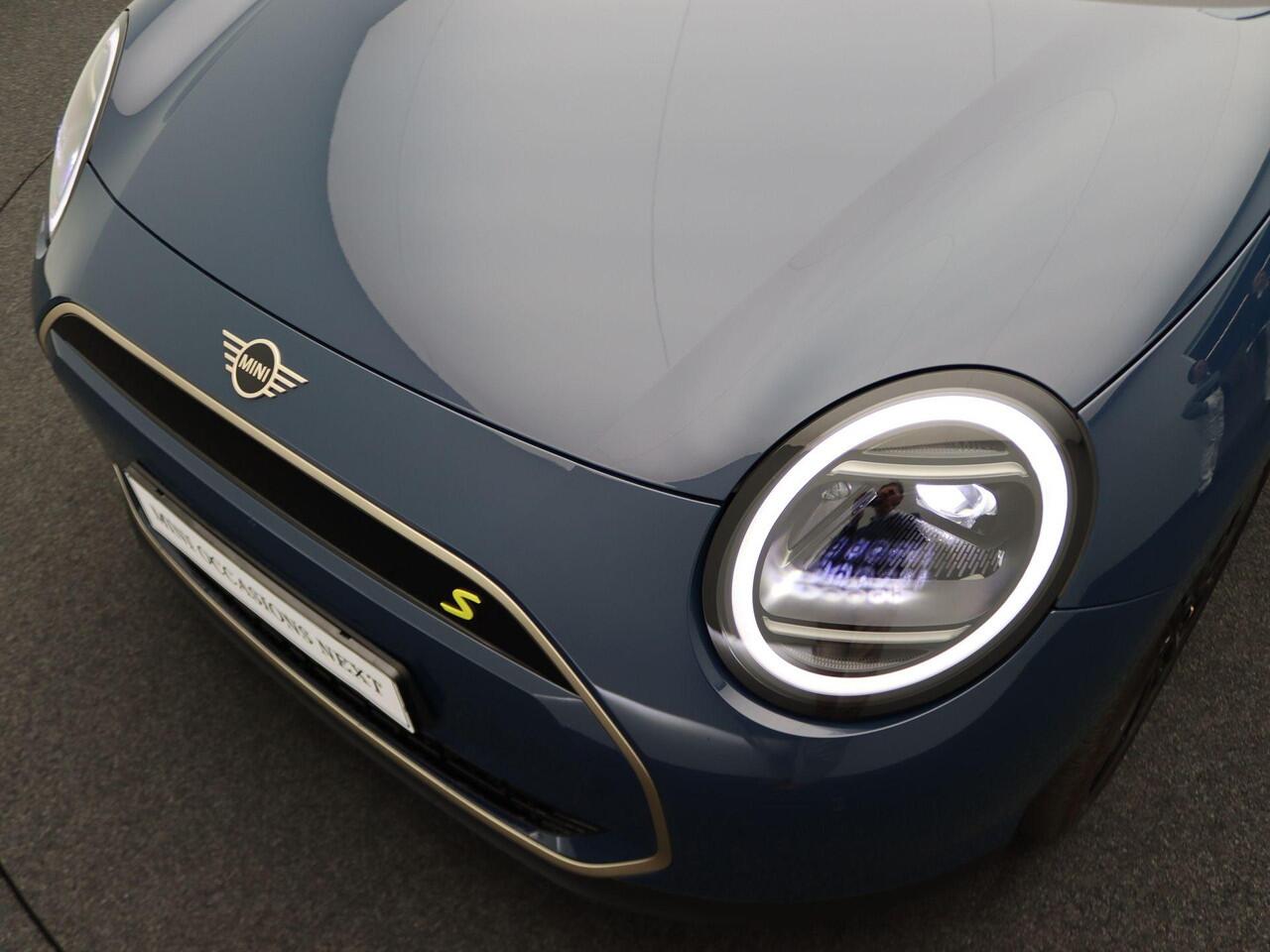 Mini Electric Mini Cooper SE Favoured M 54.2 kWh