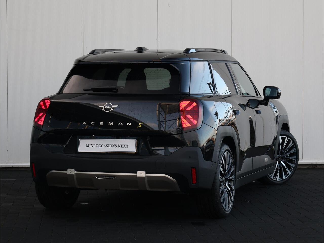 Mini Electric Mini Aceman SE Favoured XL 54.2 kWh Trekhaak Afneembaar/ Stuurwiel verwarmd/ Comfort Access/ Panoramadak/ Elektrische Stoelen met geheugen/ Driving Assistant Plus