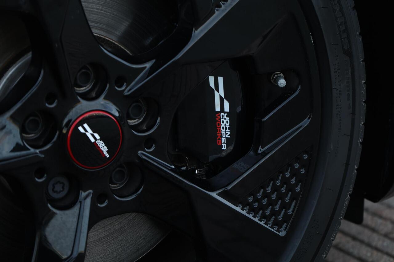 Mini Electric Mini Aceman SE John Cooper Works M 54.2 kWh Comfort Access/ Verwarmd Stuurwiel/ Panoramadak/ Head-Up/ Stoelverwarming/ 18"LMV