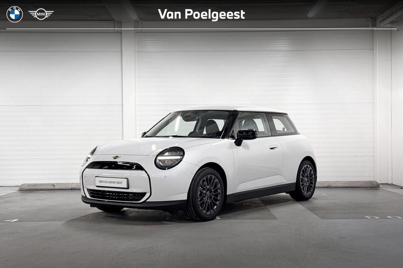 Mini Electric 3-deurs Cooper SE | Essential Trim | Achteruitrijcamera | Apple Carplay