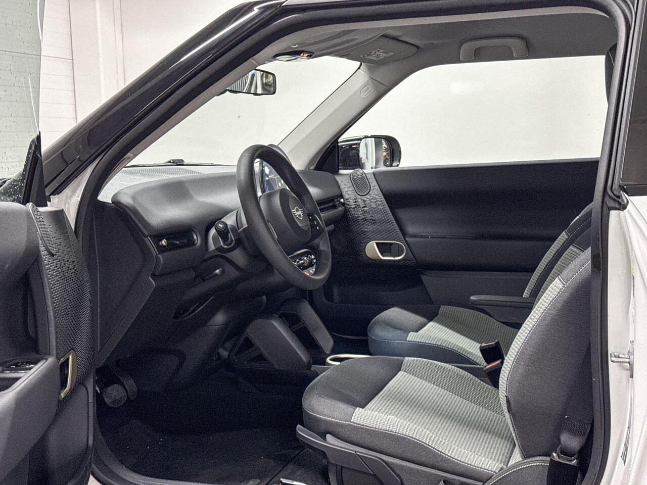 Mini Electric 3-deurs Cooper SE | Essential Trim | Achteruitrijcamera | Apple Carplay