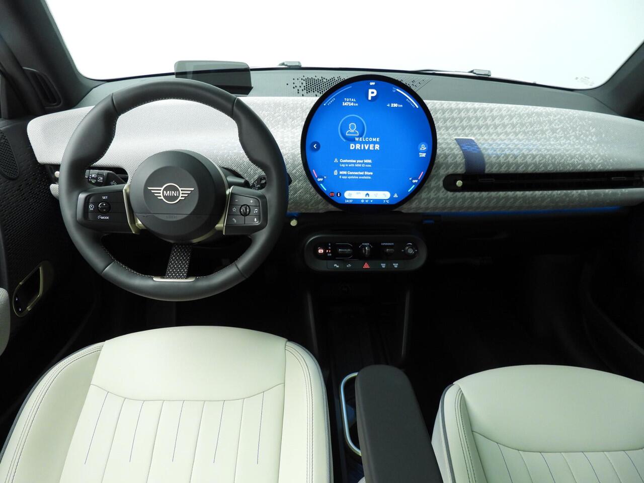 Mini Electric Mini Cooper SE | LED | HUD | Panoramadak | Sportstoel | Stoelverwarming | Keyles go | DAB | Alu 18 inch