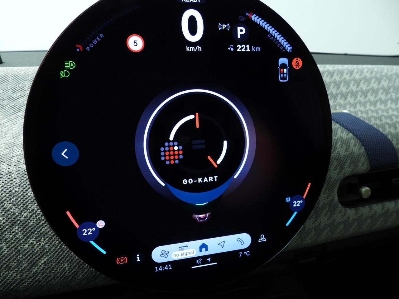 Mini Electric Mini Cooper SE | LED | HUD | Panoramadak | Sportstoel | Stoelverwarming | Keyles go | DAB | Alu 18 inch