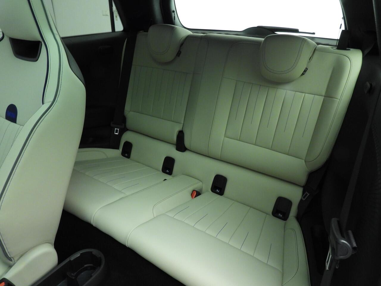 Mini Electric Mini Cooper SE | LED | HUD | Panoramadak | Sportstoel | Stoelverwarming | Keyles go | DAB | Alu 18 inch