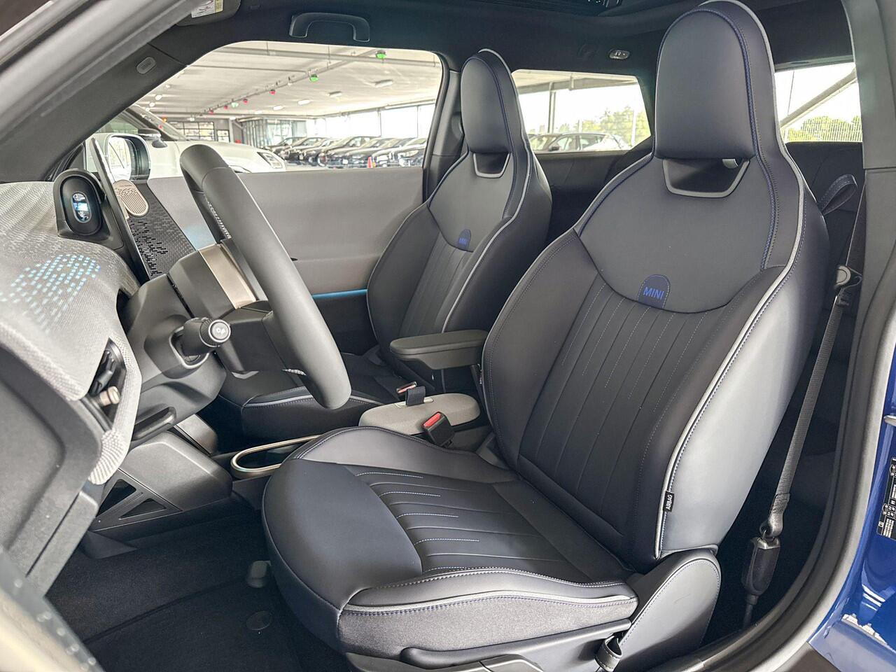 Mini Electric Cooper 3-deurs Cooper E Favoured L 40.7 kWh - Boost Deals