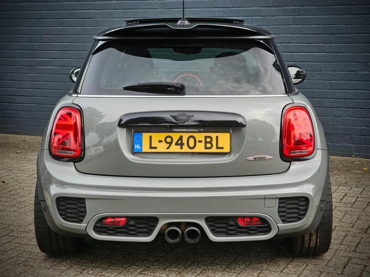 Mini John Cooper Works Mini 2.0 Chili / ADAPT. CRUISE / PANO / HUD / LEDER / STOELVERW.