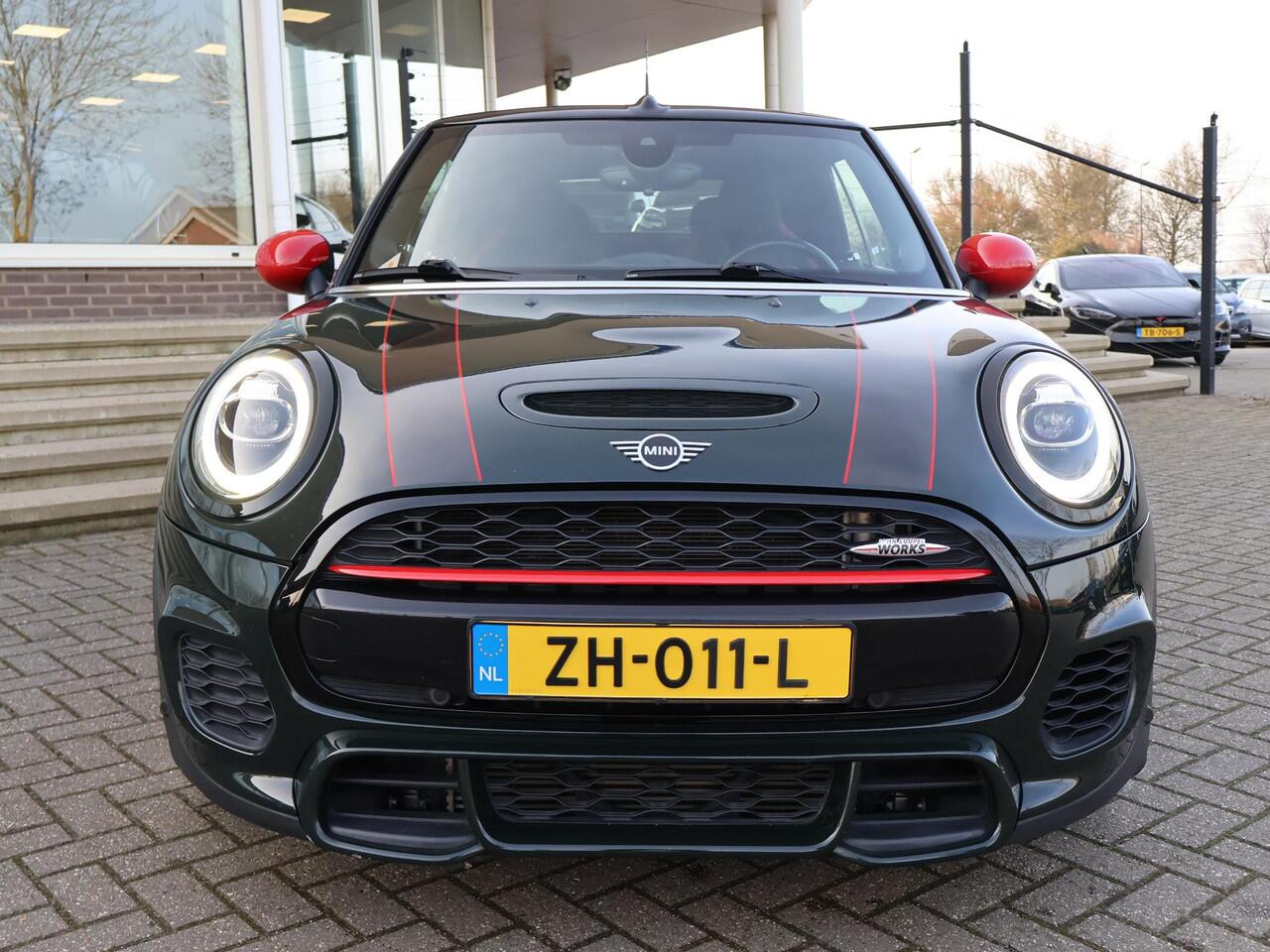 Mini John Cooper Works Mini Cabrio 2.0 JCW 231 PK REBEL GREEN | JCW STOELEN | ADAPTIVE CRUISE | ORIG. NL