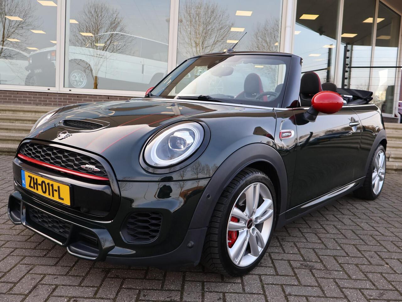 Mini John Cooper Works Mini Cabrio 2.0 JCW 231 PK REBEL GREEN | JCW STOELEN | ADAPTIVE CRUISE | ORIG. NL