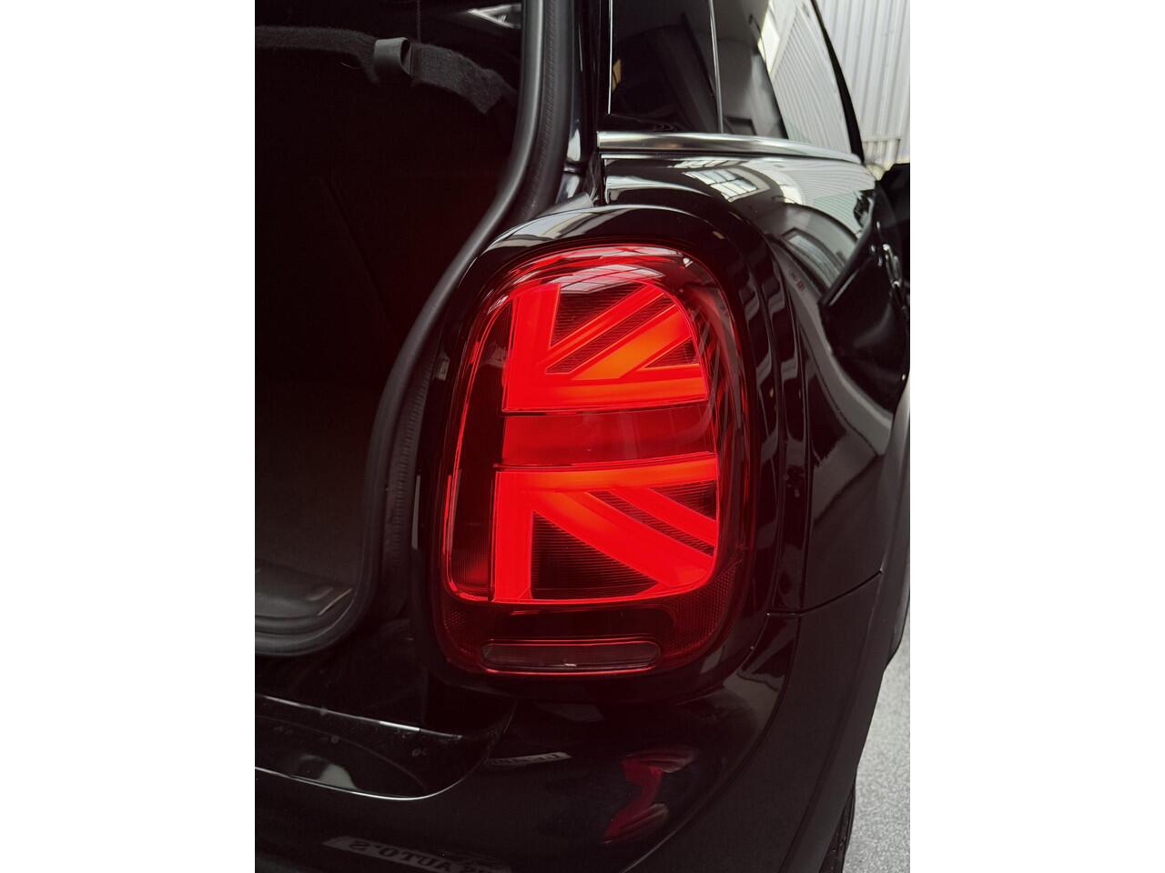 Mini John Cooper Works Mini 2.0 Chili 230PK Panoramadak!!!