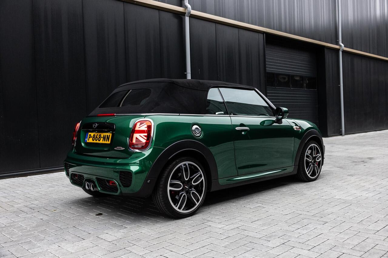 Mini John Cooper Works Mini Cabrio 2.0 Chili | 231pk | Harman/Kardon | Adaptieve Cruise Control | Sfeerverlichting | Sportstoelen | Union Jack Achterlichten | HUD | Groot Navigatie |