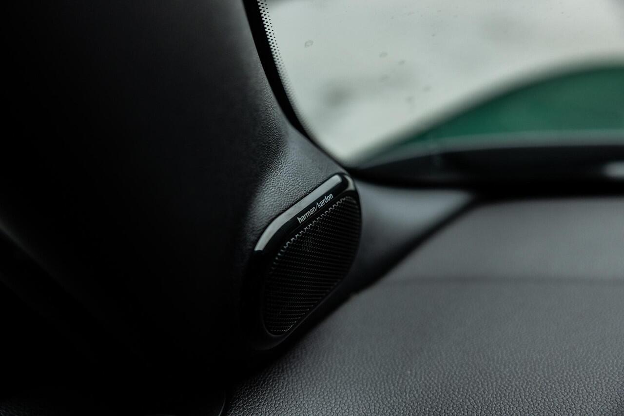 Mini John Cooper Works Mini Cabrio 2.0 Chili | 231pk | Harman/Kardon | Adaptieve Cruise Control | Sfeerverlichting | Sportstoelen | Union Jack Achterlichten | HUD | Groot Navigatie |