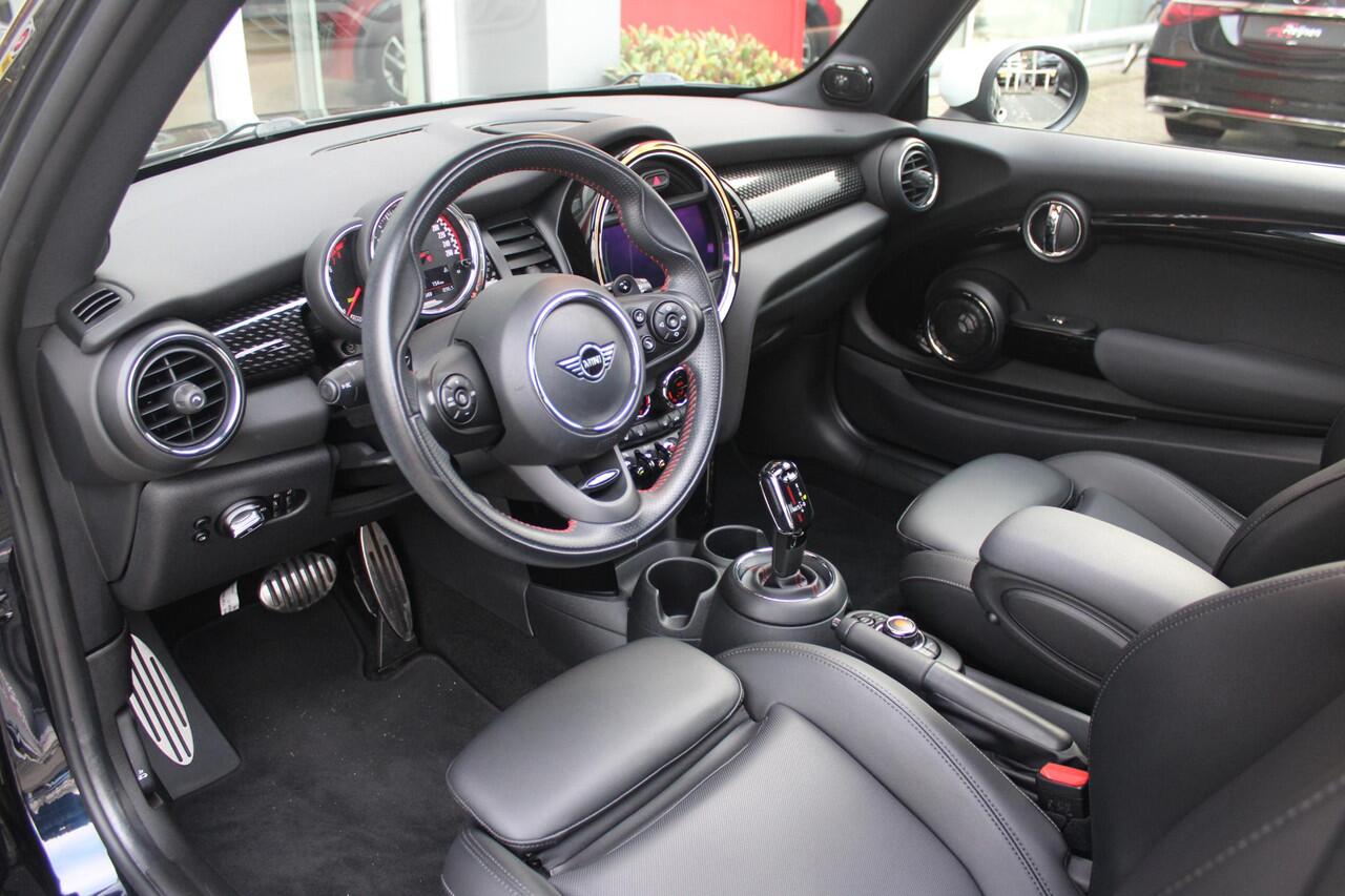 Mini John Cooper Works 2.0 231PK JCW | PANORAMISCH SCHUIF/KANTELDAK | HARMAN KARDON PREMIUM AUDIO SYSTEM | DRAADLOZE APPLE CARPLAY/ANDROID AUTO | NAVIGATIE | STOEL VERWARMING | KEYLESS ENTRY/START | SPORTONDERSTEL | 17" LICHTMETALEN VELGEN JCW "TRACK SPOKE" | JCW SPORT REMMEN |