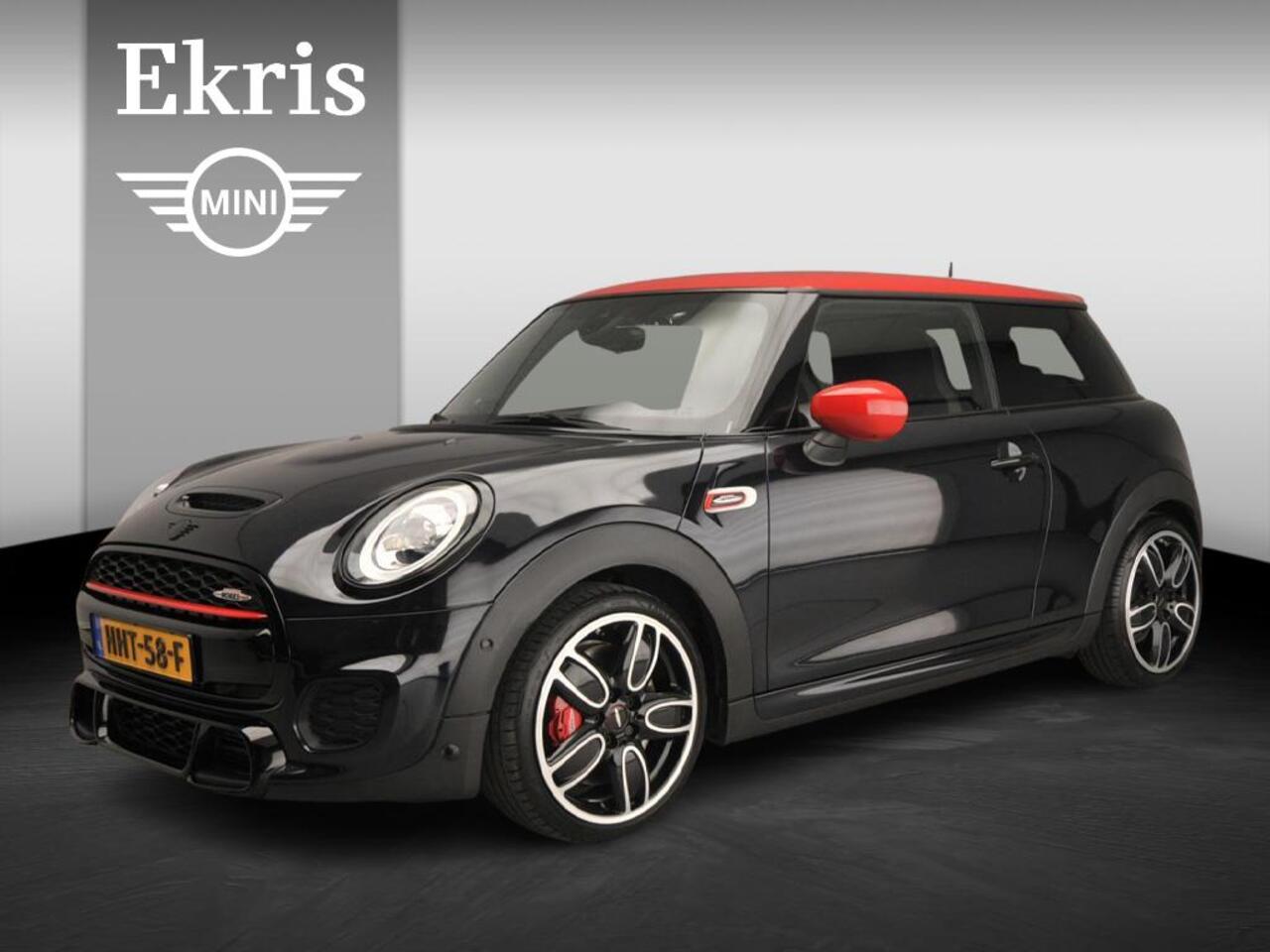 Mini John Cooper Works 3-deurs / Panoramadak / Camera / JCW Stoelen / Park assist / Active Cruise / Harman-Kardon / Alu wielen 18 inch