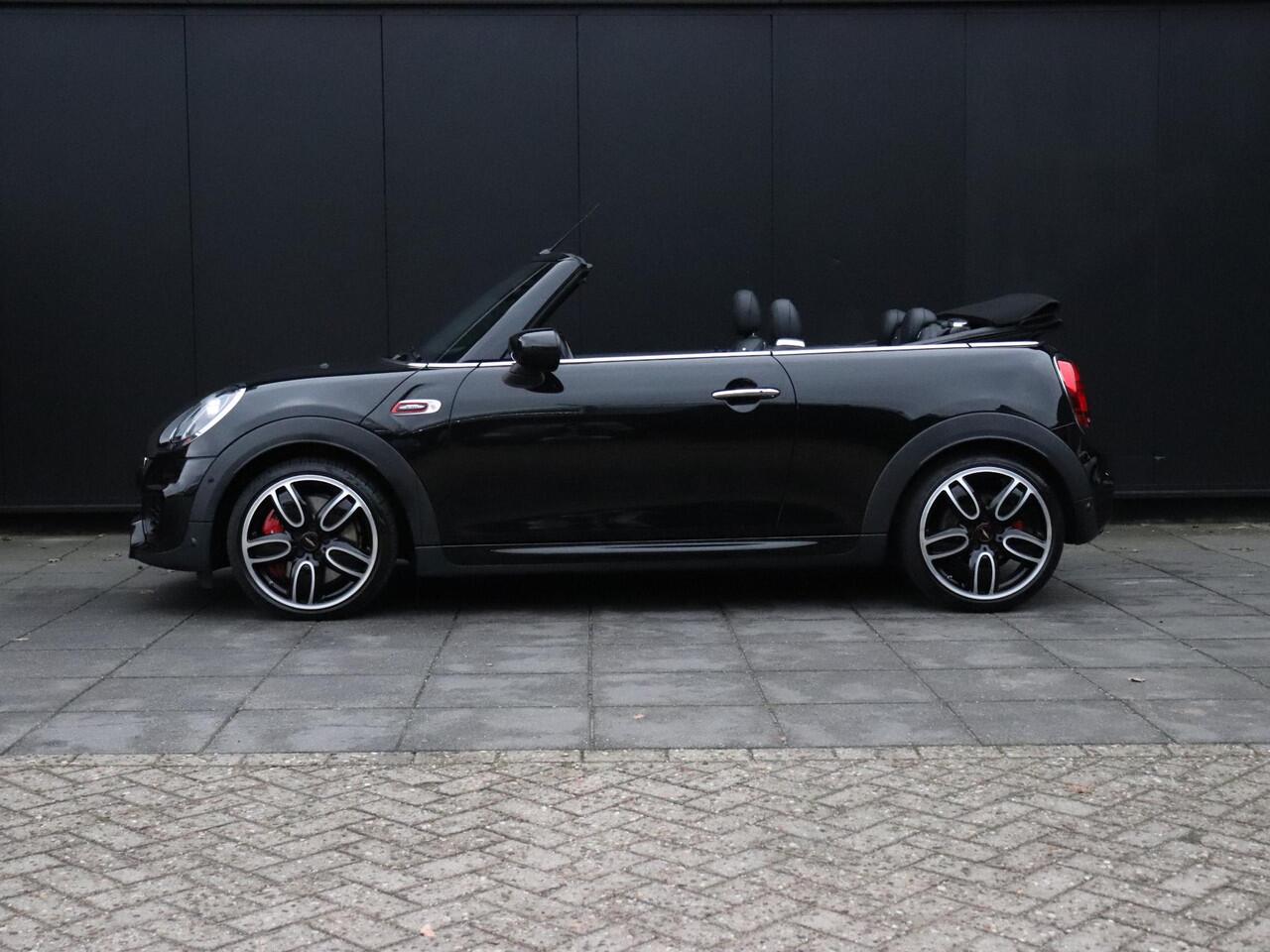 Mini John Cooper Works Mini Cabrio 2.0 Chili | LEDER | H&K | PDC | CRUISE | NAVI | STOELVERW. |